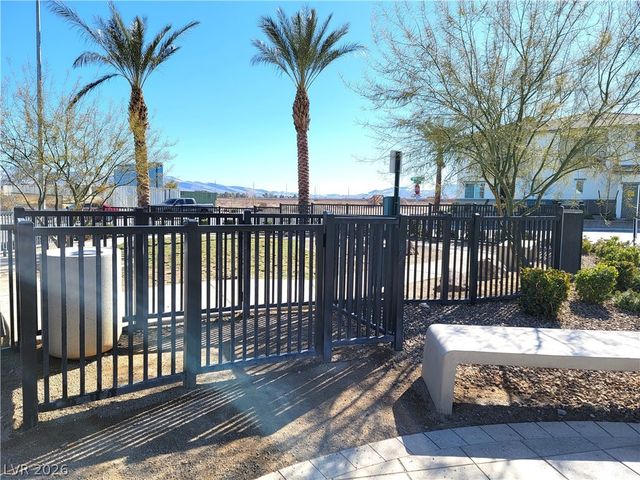 2755 Atomic Tangerine Way 4, Las Vegas, NV 89183