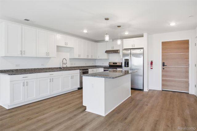 166 Oak Street 309, Wyandotte, MI 48192