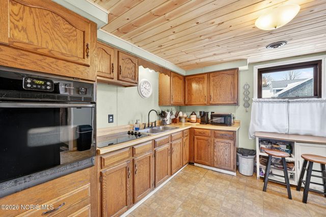 330 Fifth Street, Clay Center, OH 43408