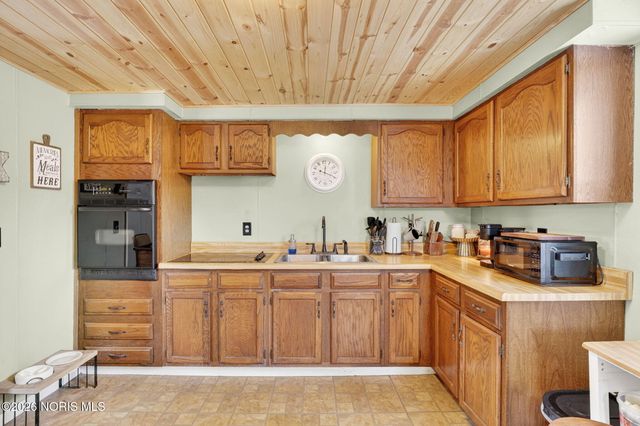 330 Fifth Street, Clay Center, OH 43408