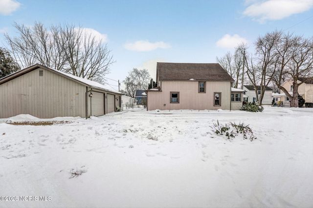 330 Fifth Street, Clay Center, OH 43408