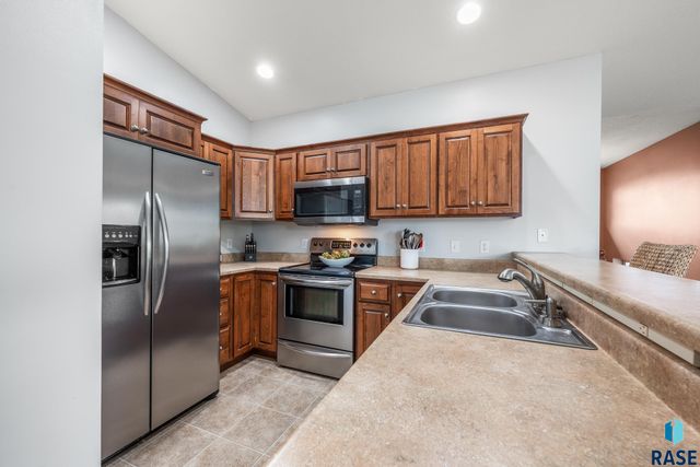 4700 S Grinnell Ave Avenue, Sioux Falls, SD 57106