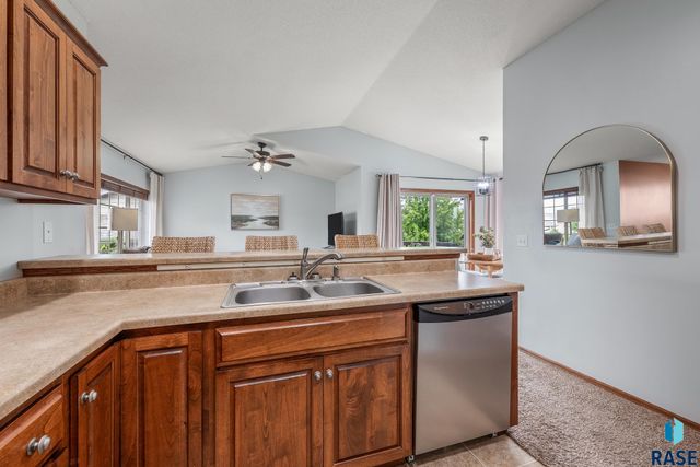 4700 S Grinnell Ave Avenue, Sioux Falls, SD 57106