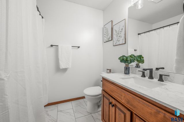 4700 S Grinnell Ave Avenue, Sioux Falls, SD 57106