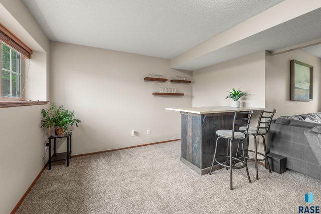 4700 S Grinnell Ave Avenue, Sioux Falls, SD 57106