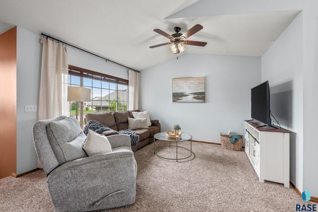 4700 S Grinnell Ave Avenue, Sioux Falls, SD 57106