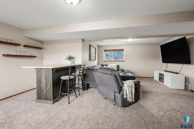4700 S Grinnell Ave Avenue, Sioux Falls, SD 57106