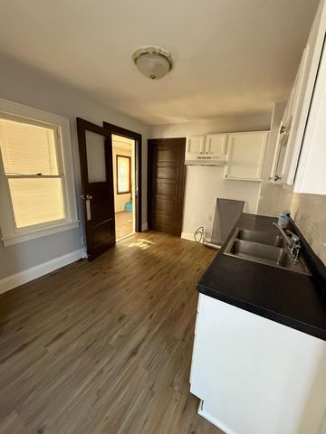 496 Maryland Avenue W, Saint Paul, MN 55117