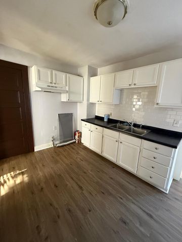 496 Maryland Avenue W, Saint Paul, MN 55117