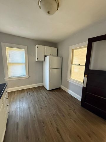 496 Maryland Avenue W, Saint Paul, MN 55117