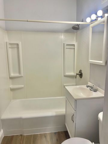 496 Maryland Avenue W, Saint Paul, MN 55117