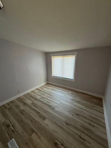 496 Maryland Avenue W, Saint Paul, MN 55117