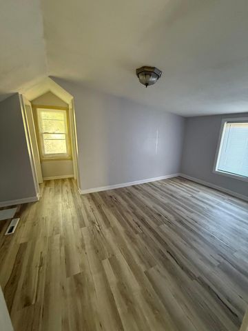 496 Maryland Avenue W, Saint Paul, MN 55117