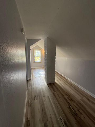 496 Maryland Avenue W, Saint Paul, MN 55117