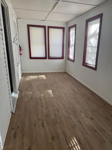 496 Maryland Avenue W, Saint Paul, MN 55117