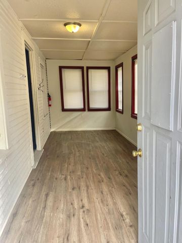 496 Maryland Avenue W, Saint Paul, MN 55117