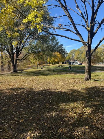 496 Maryland Avenue W, Saint Paul, MN 55117