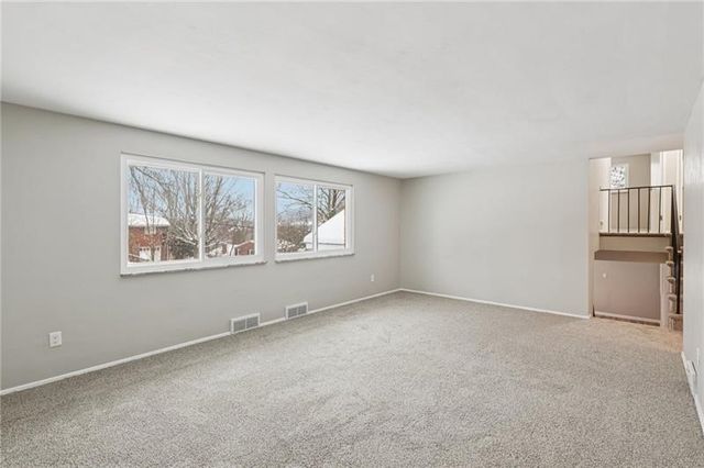 537 Fieldstone Dr, Monroeville, PA 15146