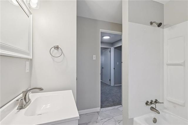 537 Fieldstone Dr, Monroeville, PA 15146