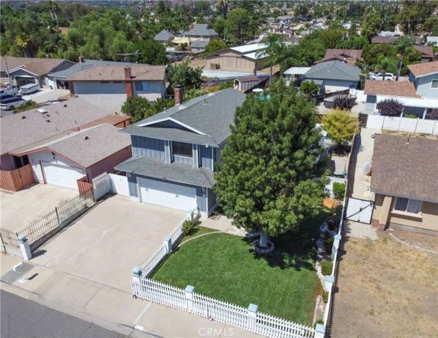 949 Dolly Drive, Lake Elsinore, CA 92530