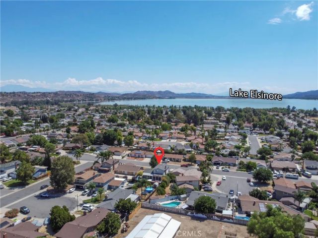 949 Dolly Drive, Lake Elsinore, CA 92530