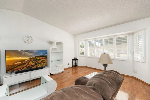 949 Dolly Drive, Lake Elsinore, CA 92530