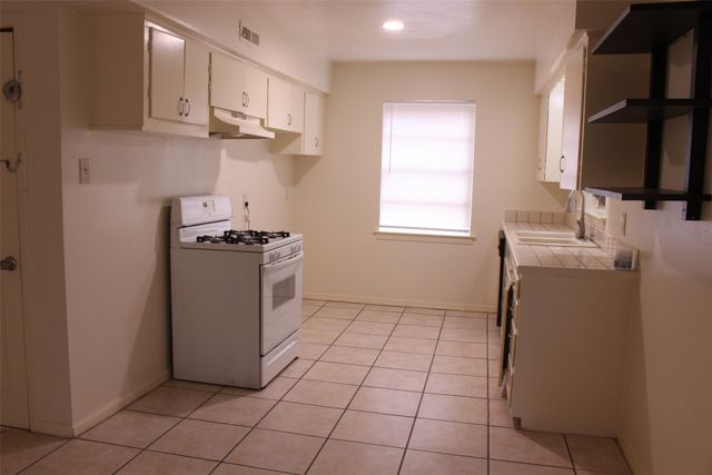 1801 Buena Vista Street, Mesquite, TX 75049