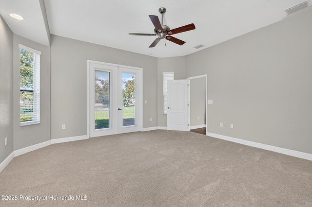 10271 Palmgren Lane, Spring Hill, FL 34608