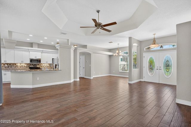 10271 Palmgren Lane, Spring Hill, FL 34608