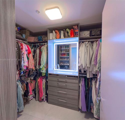 17111 Biscayne Boulevard 1705, North Miami Beach, FL 33160