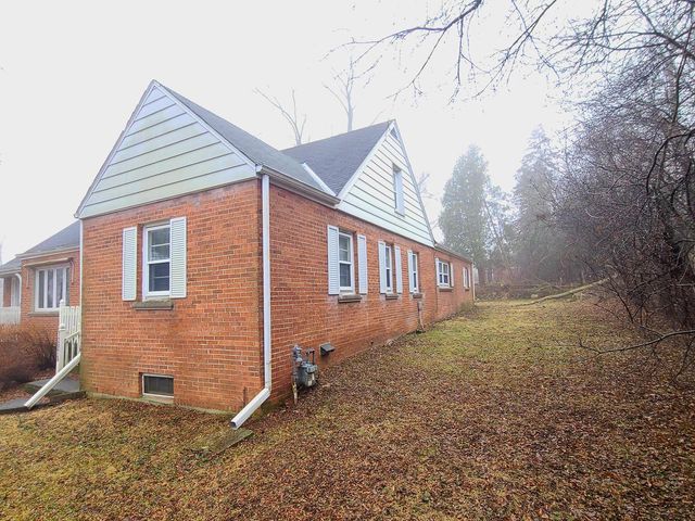 12975 Golf PARKWAY, Brookfield, WI 53005