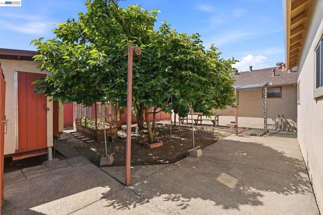 3838 Monterey Blvd., San Leandro, CA 94578