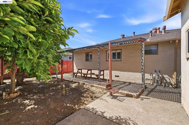 3838 Monterey Blvd., San Leandro, CA 94578