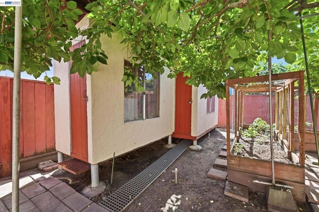 3838 Monterey Blvd., San Leandro, CA 94578
