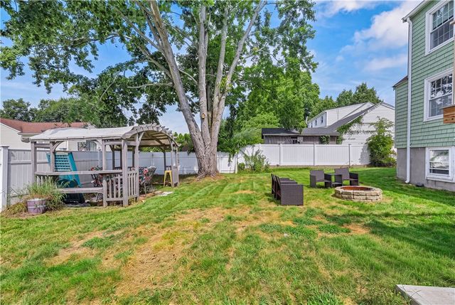 538 Bound Road, Woonsocket, RI 02895