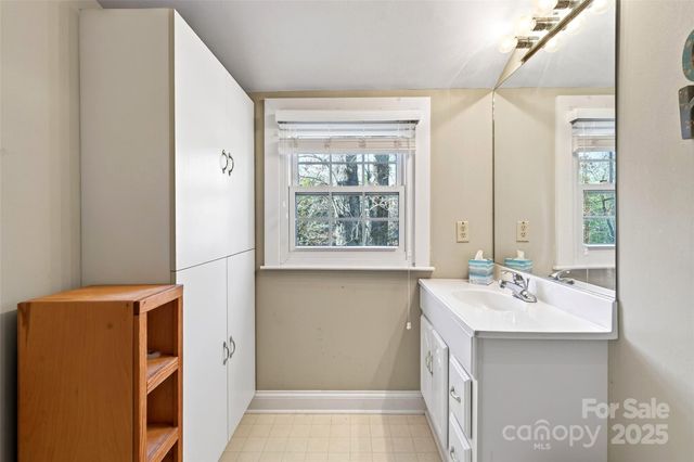 308 Texas Road, Montreat, NC 28711