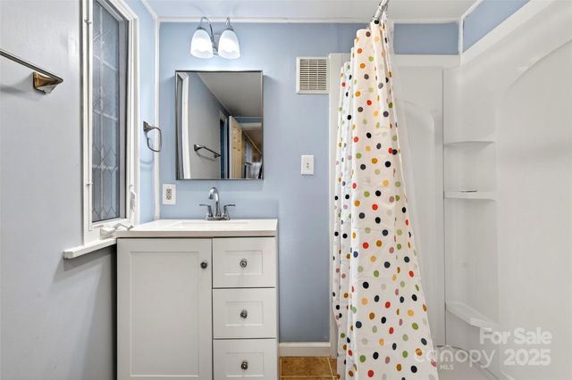 308 Texas Road, Montreat, NC 28711