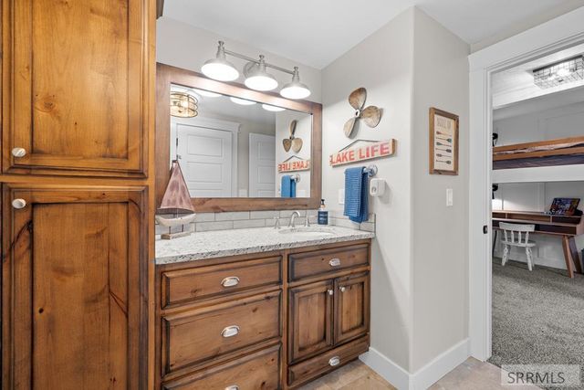 1059 N 575 E, Firth, ID 83236