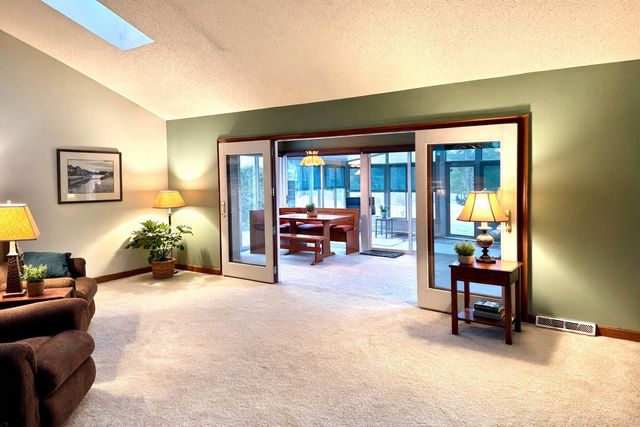 27 TENNYSON Court, Erie, PA 16509