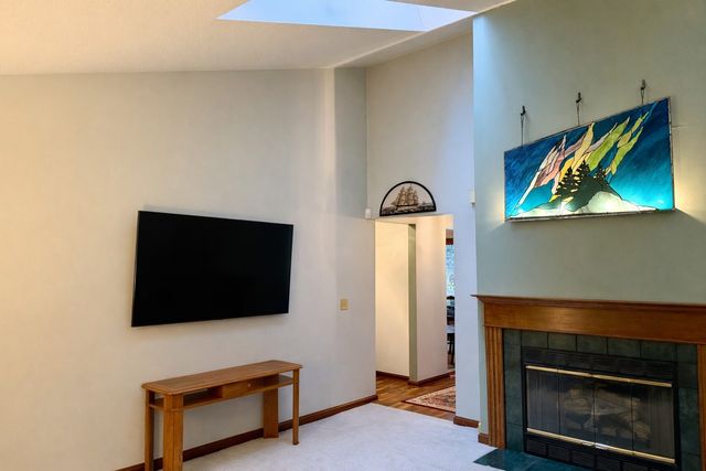 27 TENNYSON Court, Erie, PA 16509