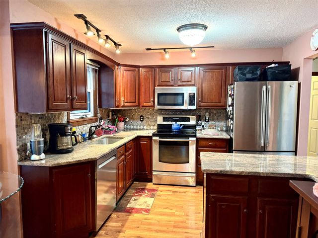 27 TENNYSON Court, Erie, PA 16509