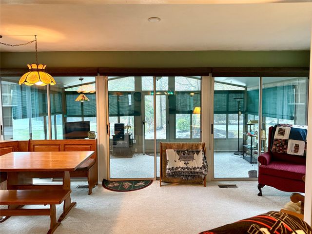 27 TENNYSON Court, Erie, PA 16509