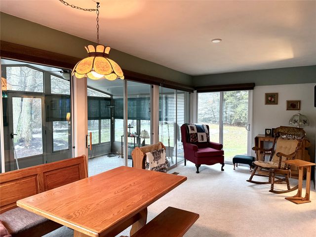 27 TENNYSON Court, Erie, PA 16509