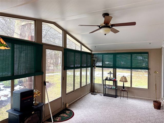 27 TENNYSON Court, Erie, PA 16509