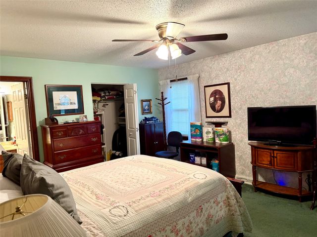 27 TENNYSON Court, Erie, PA 16509