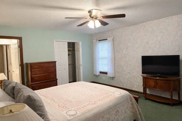 27 TENNYSON Court, Erie, PA 16509