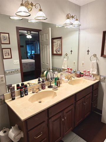 27 TENNYSON Court, Erie, PA 16509