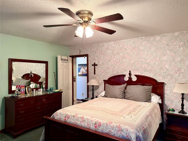 27 TENNYSON Court, Erie, PA 16509