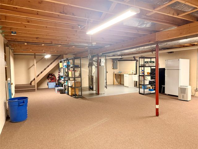 27 TENNYSON Court, Erie, PA 16509