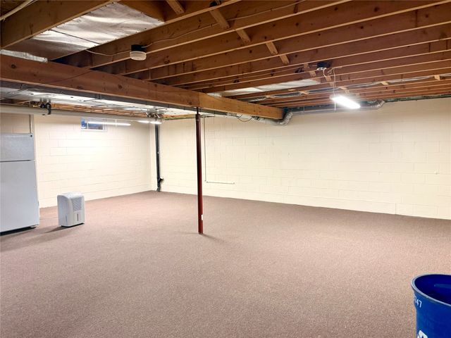 27 TENNYSON Court, Erie, PA 16509